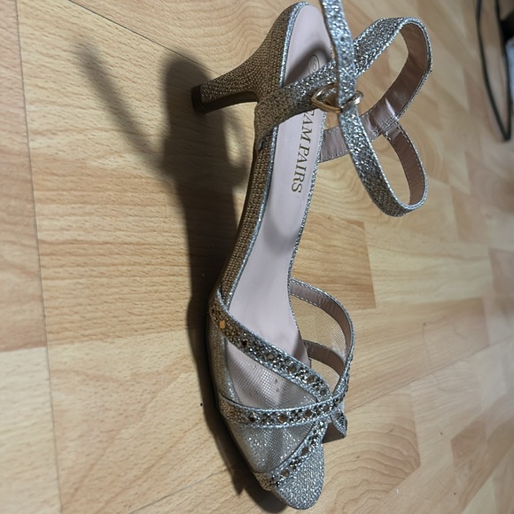 Sandals - Picture 3 of 3